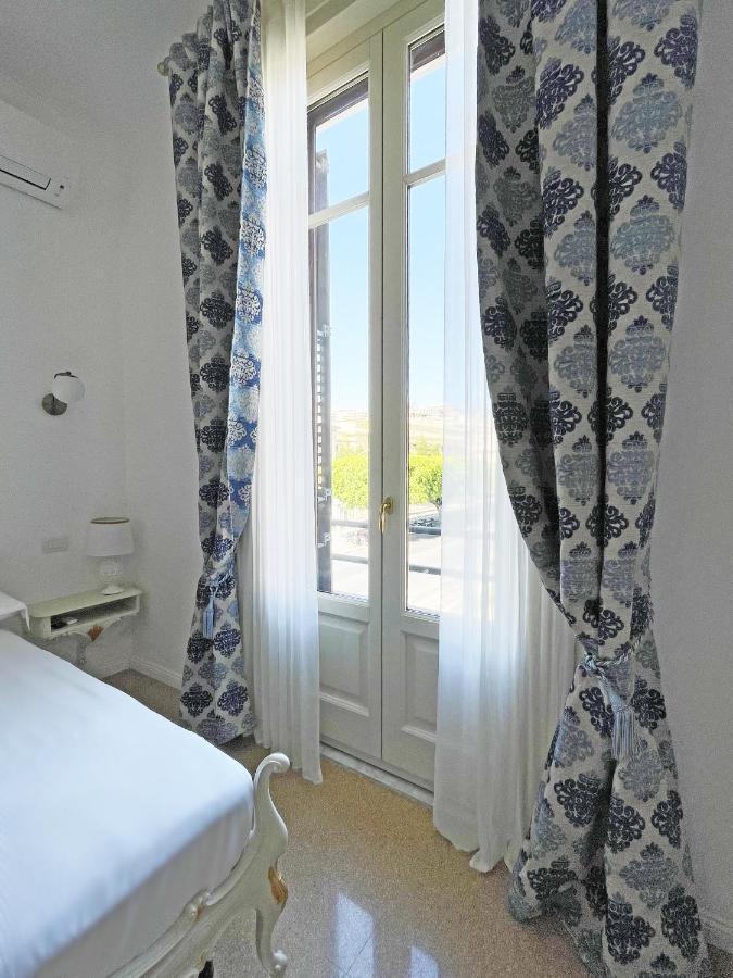 Isola - Smart Aparthotel 메시나 외부 사진